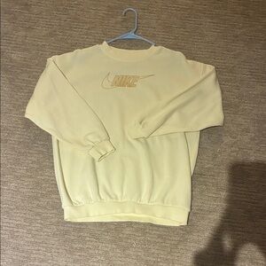 Nike kids Crewneck Sweatshirt in Light Yellow